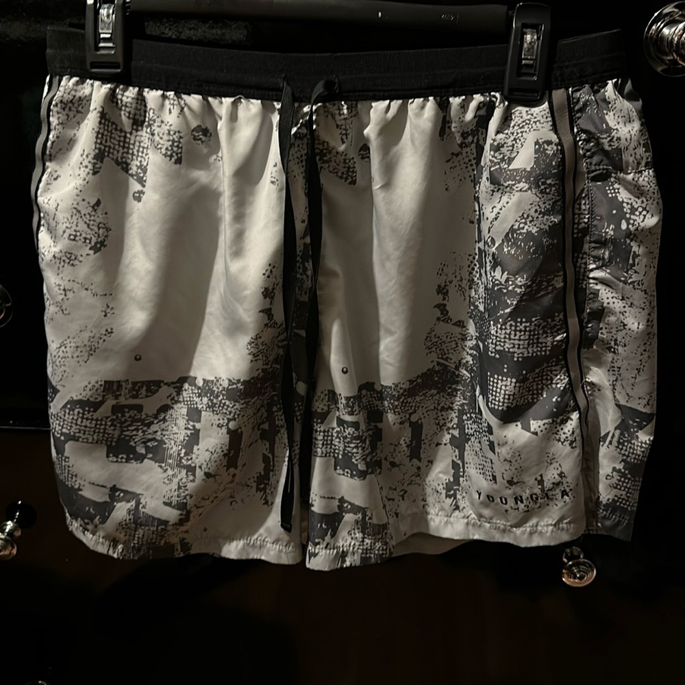 Youngla Men’s size large